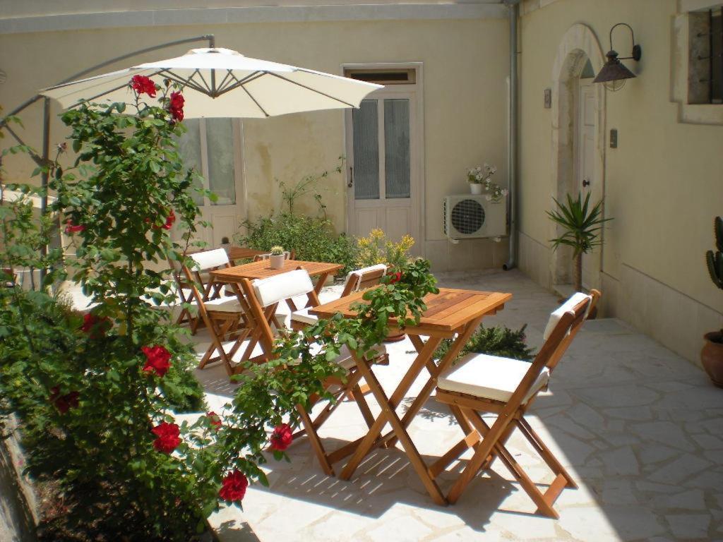 Chicchi Di Melograno Modica Exterior foto